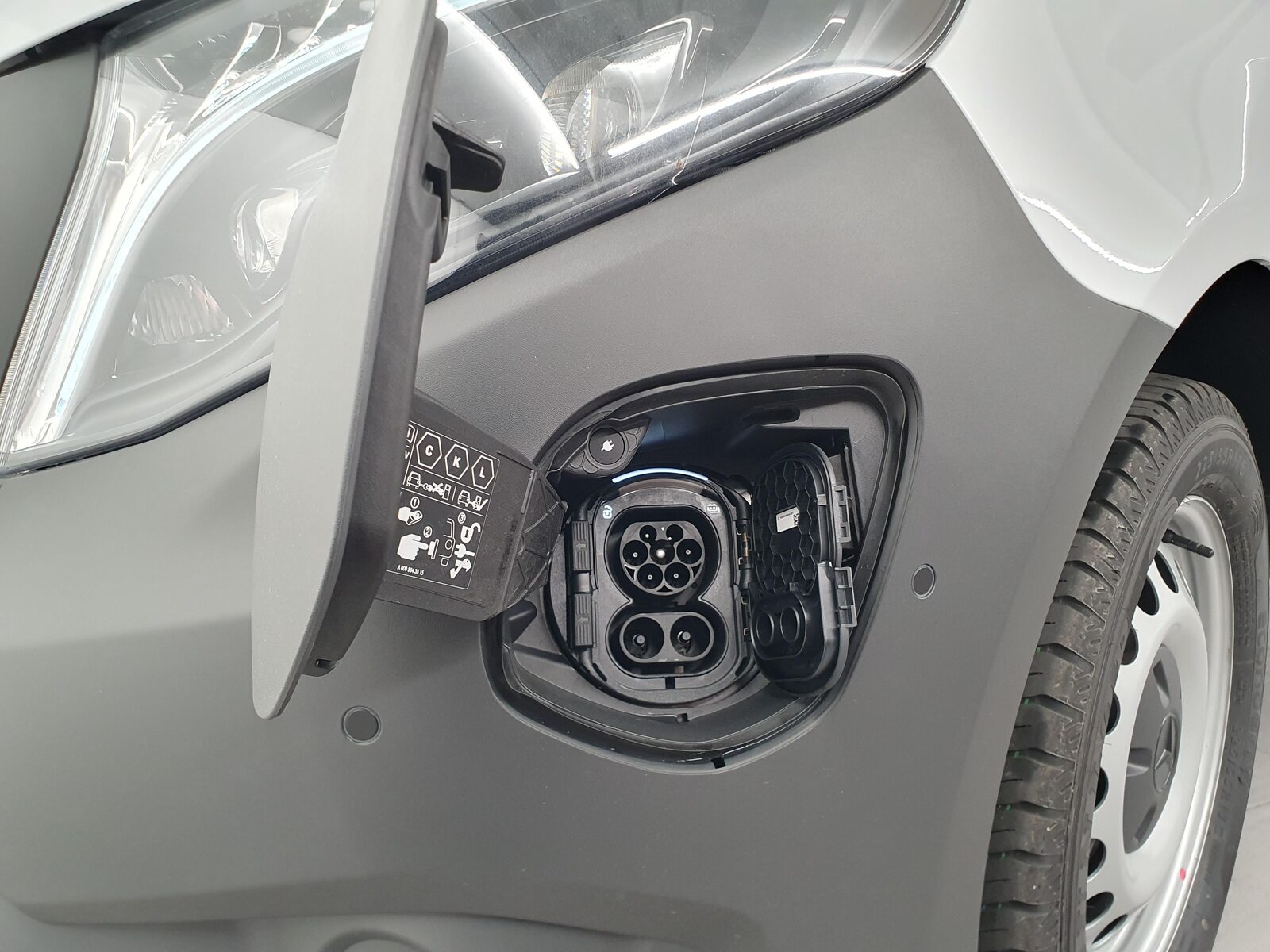 MERCEDES-BENZ eVito 112 Kaw. L 60 kWh, Elektro, Occasion / Gebraucht, Automatik - 7
