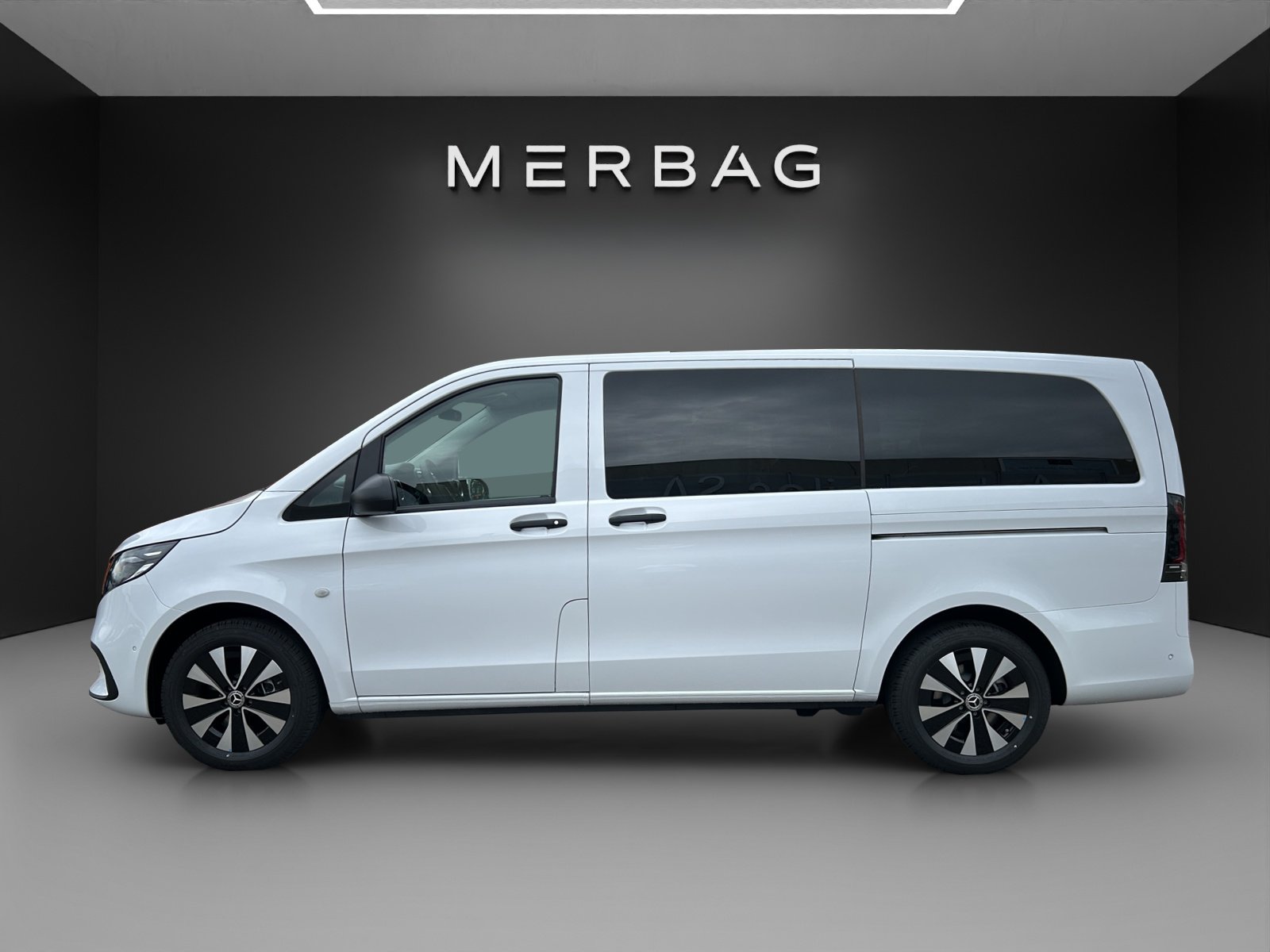 MERCEDES-BENZ Vito 119 CDI Lang Tourer 9G-Tronic 4M Select, Diesel, Ex-demonstrator, Automatic - 3
