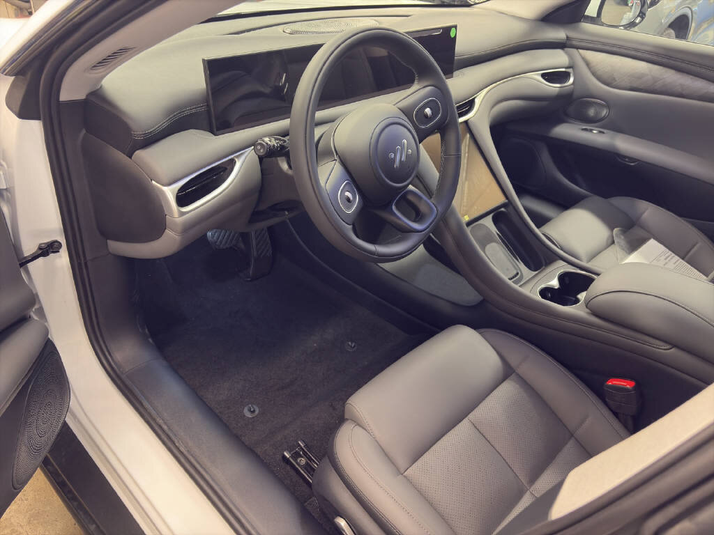 MG IM5 100 kWh Performance 20 4WD, Electric, Ex-demonstrator, Automatic - 5