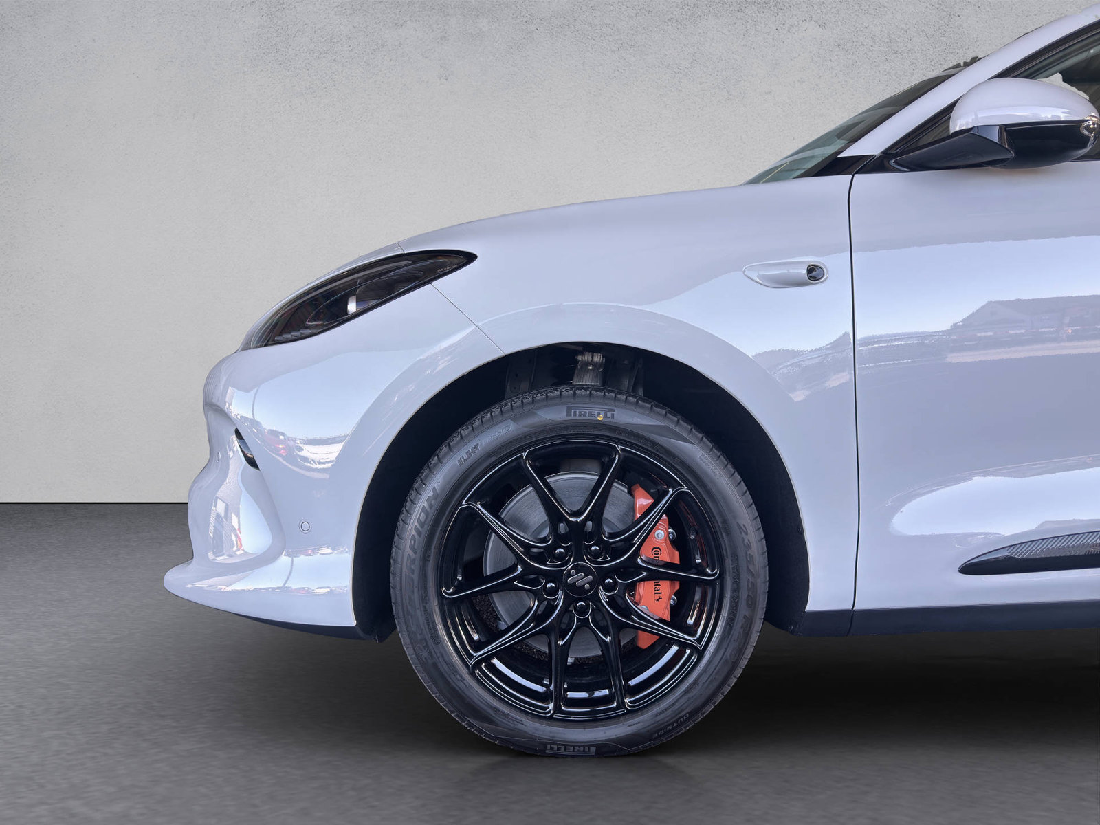 MG IM6 100 kWh Performance 20 4WD, Electric, New car, Automatic - 3