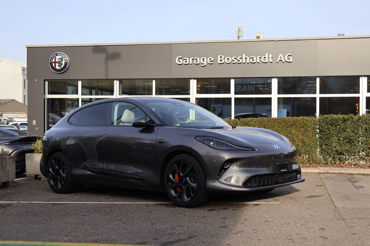 MG IM6 100 kWh Performance 21 4WD, Electric, Ex-demonstrator, Automatic - 2