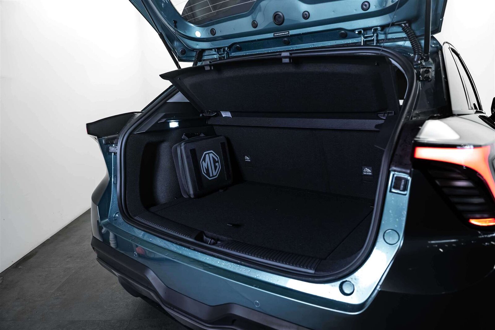 MG MG 4 EV 64kWh Premium Facelift Automat, Elettrica, Auto nuove, Automatico - 5