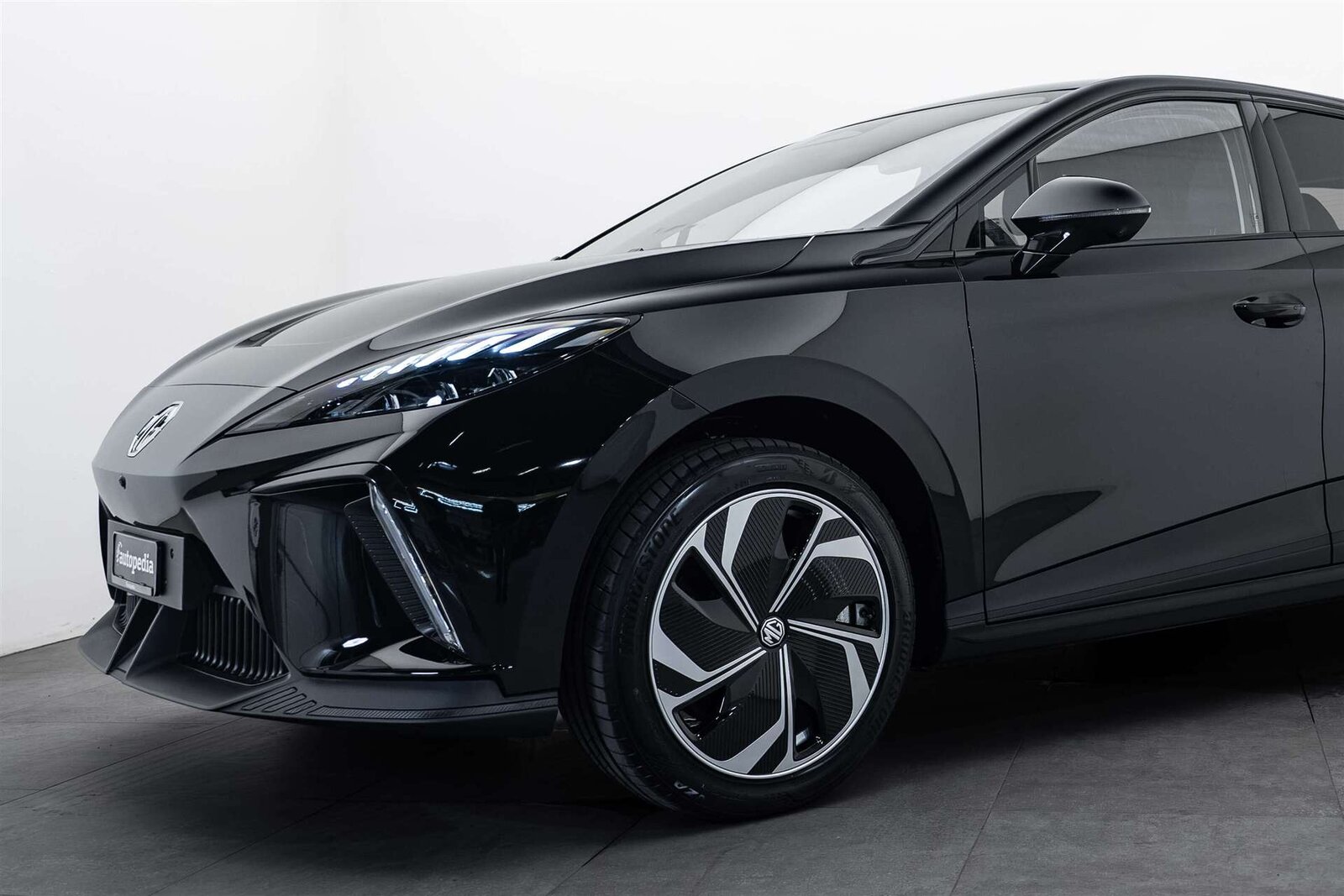 MG MG 4 EV 64kWh Premium Facelift Automat, Elettrica, Auto nuove, Automatico - 2