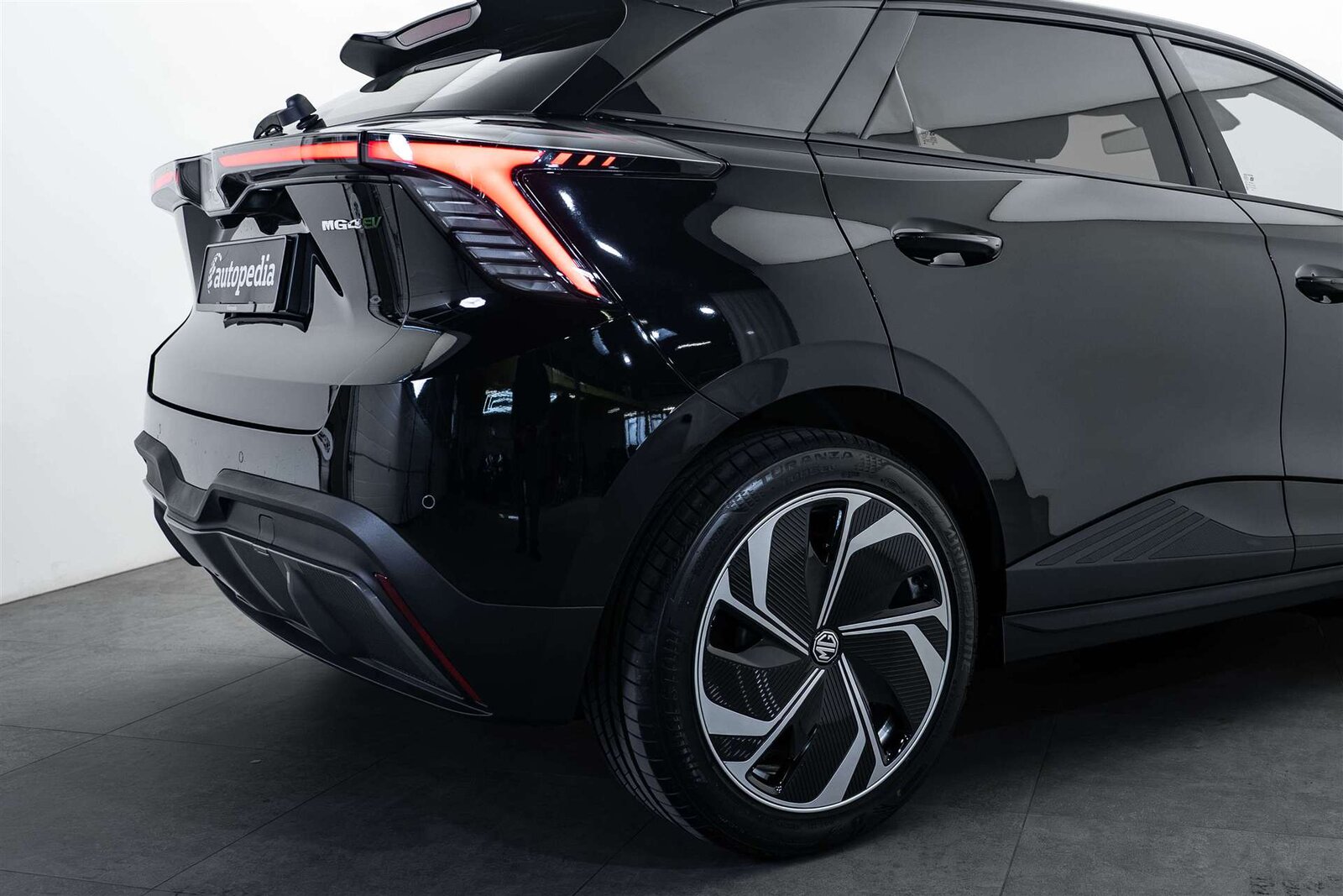 MG MG 4 EV 64kWh Premium Facelift Automat, Elettrica, Auto nuove, Automatico - 4