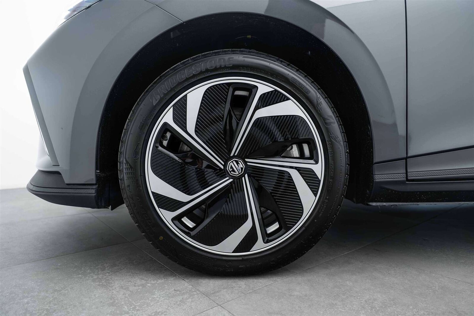 MG MG 4 EV 64kWh Premium Facelift Automat, Electric, New car, Automatic - 6