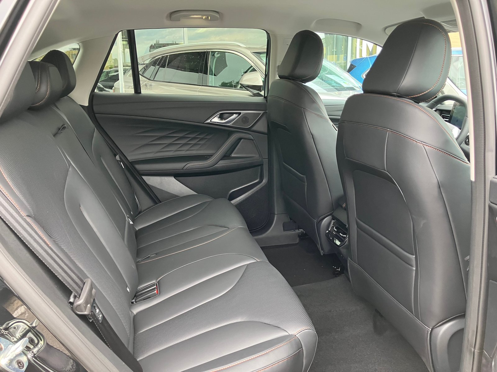 MG HS 1.5 T PHEV Luxury, Plug-in-Hybrid Benzin/Elektro, Neuwagen, Automat - 3