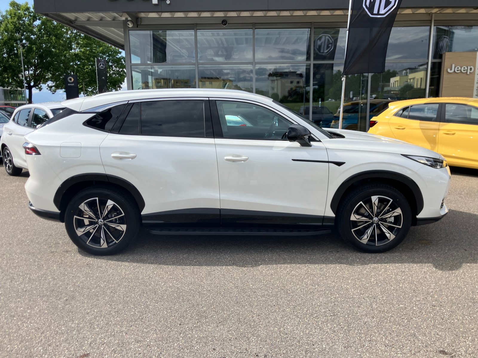 MG HS 1.5 T PHEV Luxury, Plug-in-Hybrid Benzin/Elektro, Neuwagen, Automatik - 2