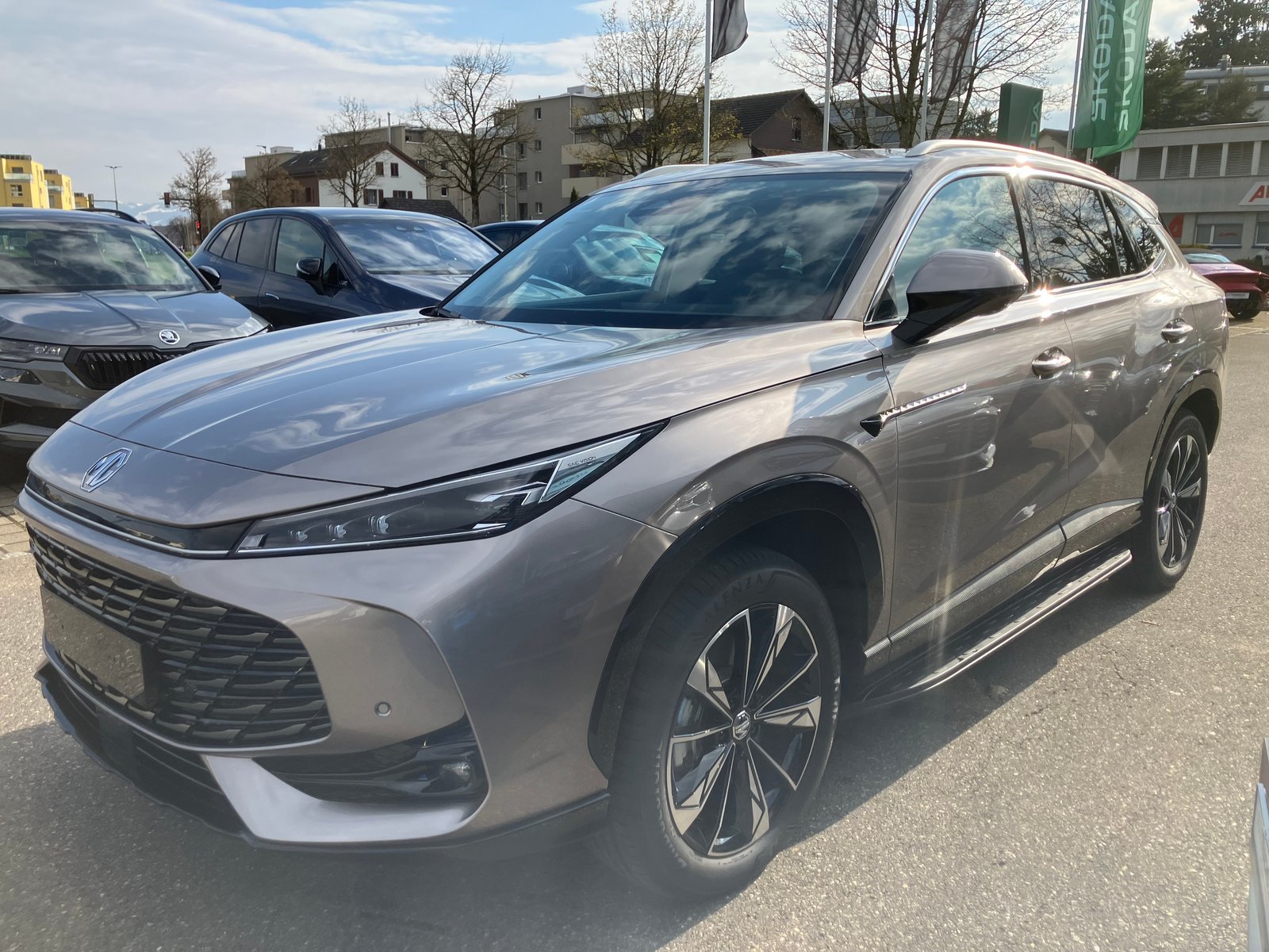 MG HS 1.5 T PHEV Luxury, Plug-in-Hybrid Benzin/Elektro, Neuwagen, Automatik - 3