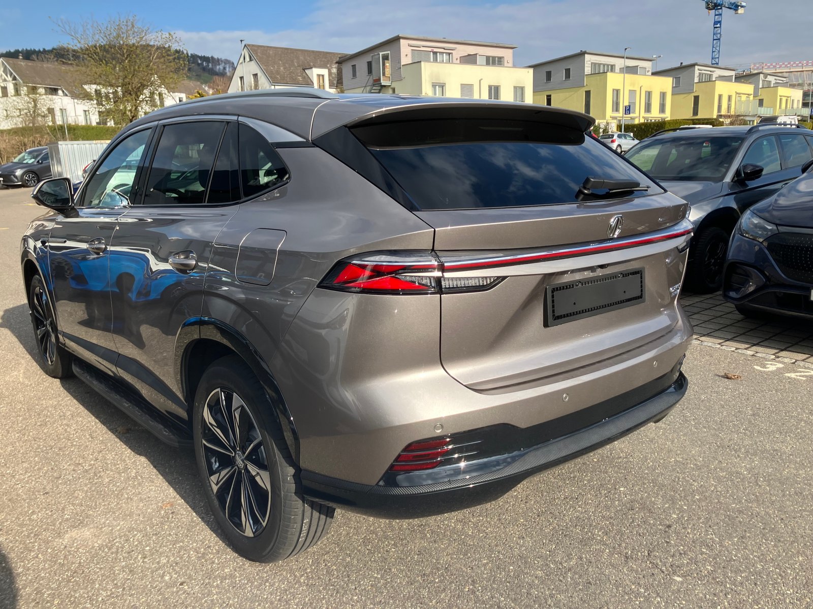 MG HS 1.5 T PHEV Luxury, Plug-in-Hybrid Benzin/Elektro, Neuwagen, Automatik - 4