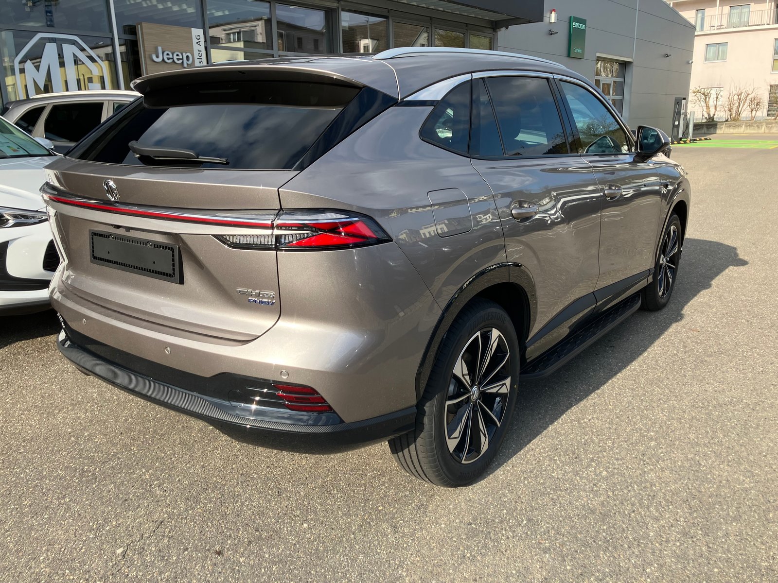 MG HS 1.5 T PHEV Luxury, Plug-in-Hybrid Benzin/Elektro, Neuwagen, Automatik - 5