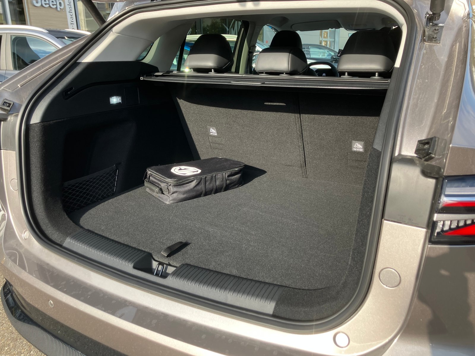 MG HS 1.5 T PHEV Luxury, Plug-in-Hybrid Benzin/Elektro, Neuwagen, Automatik - 6
