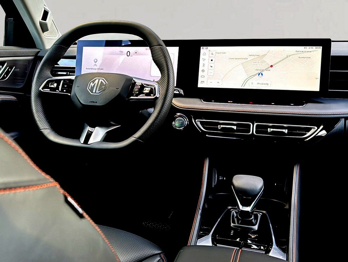 MG HS 1.5 T PHEV Luxury, Plug-in-Hybrid Benzina/Elettrica, Auto nuove, Automatico - 3