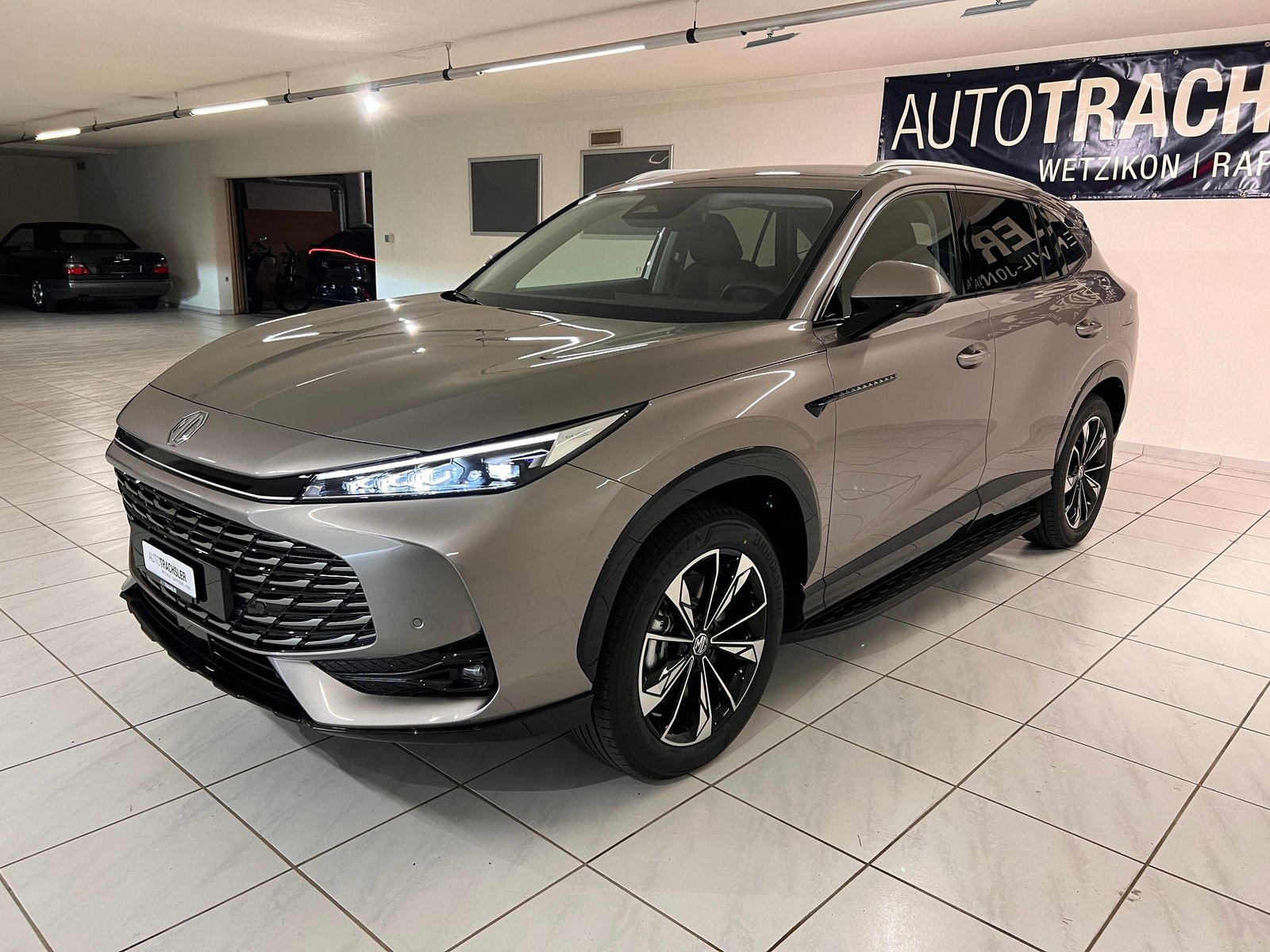 MG HS 1.5 T PHEV Luxury, Plug-in-Hybrid Petrol/Electric, New car, Automatic - 3