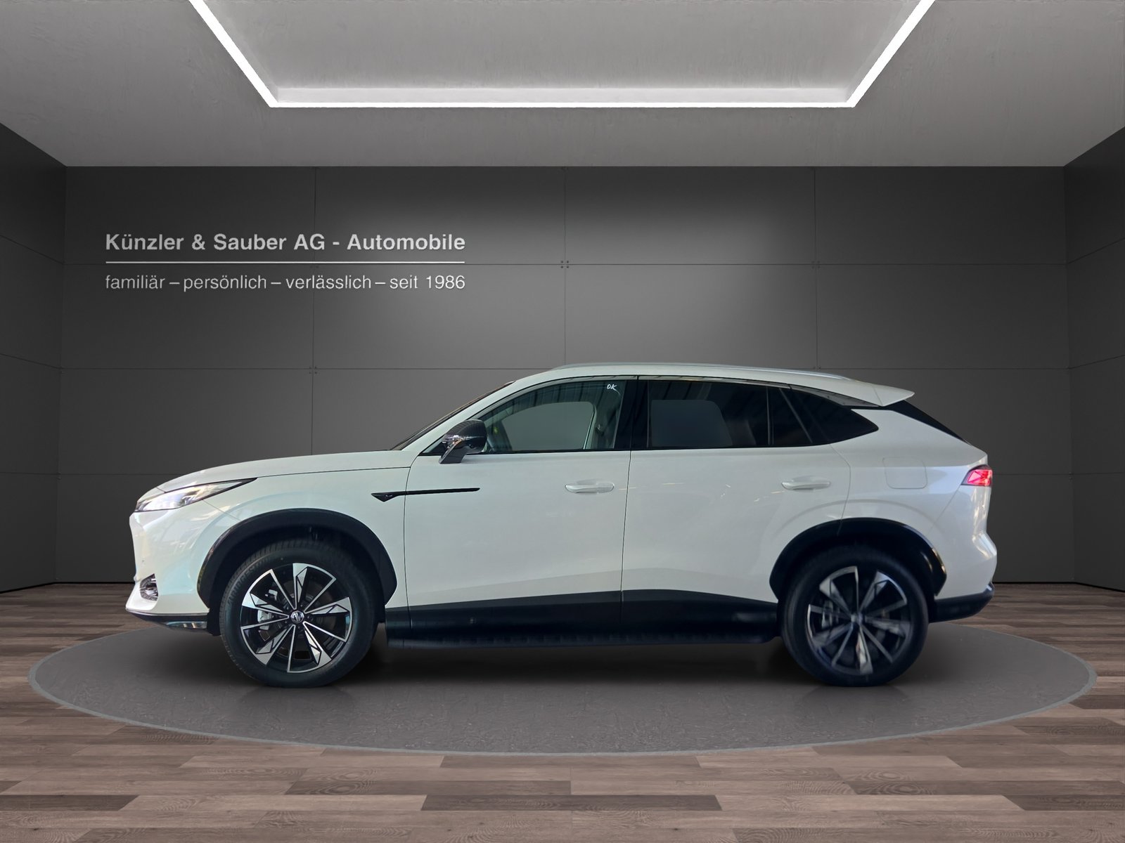MG HS 1.5 T PHEV Luxury, Plug-in-Hybrid Petrol/Electric, New car, Automatic - 2