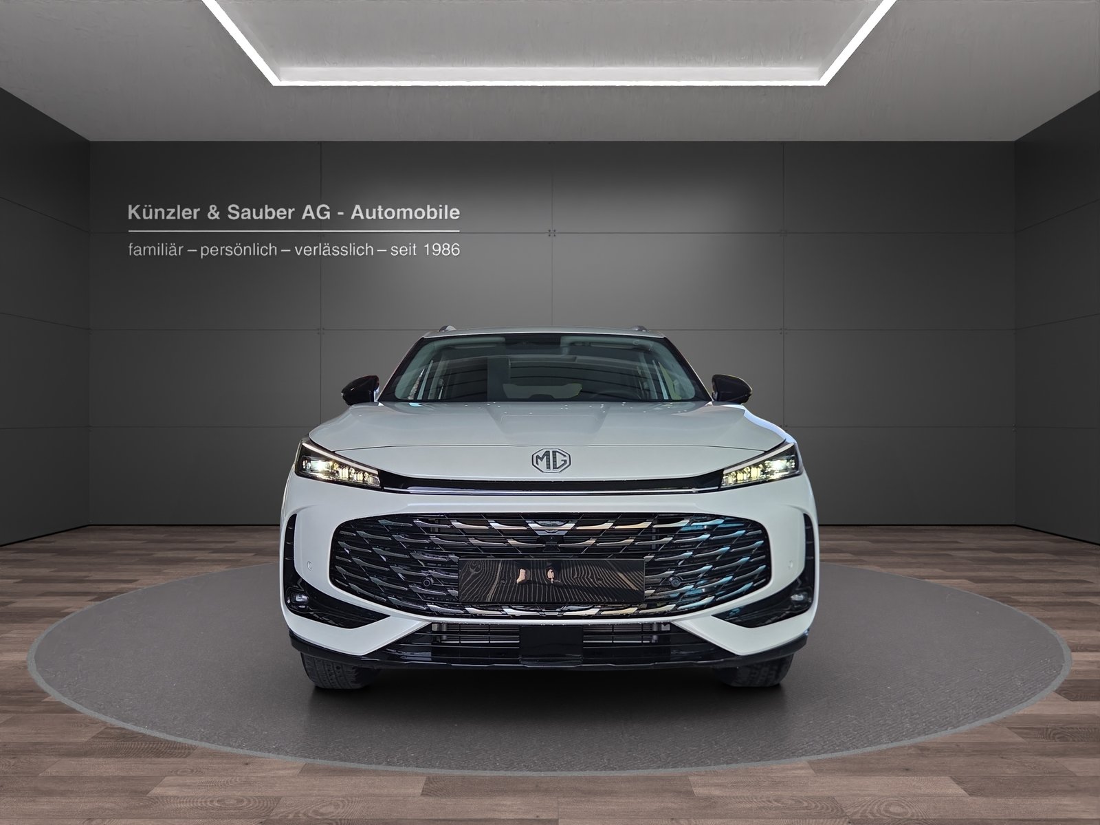 MG HS 1.5 T PHEV Luxury, Plug-in-Hybrid Petrol/Electric, New car, Automatic - 4