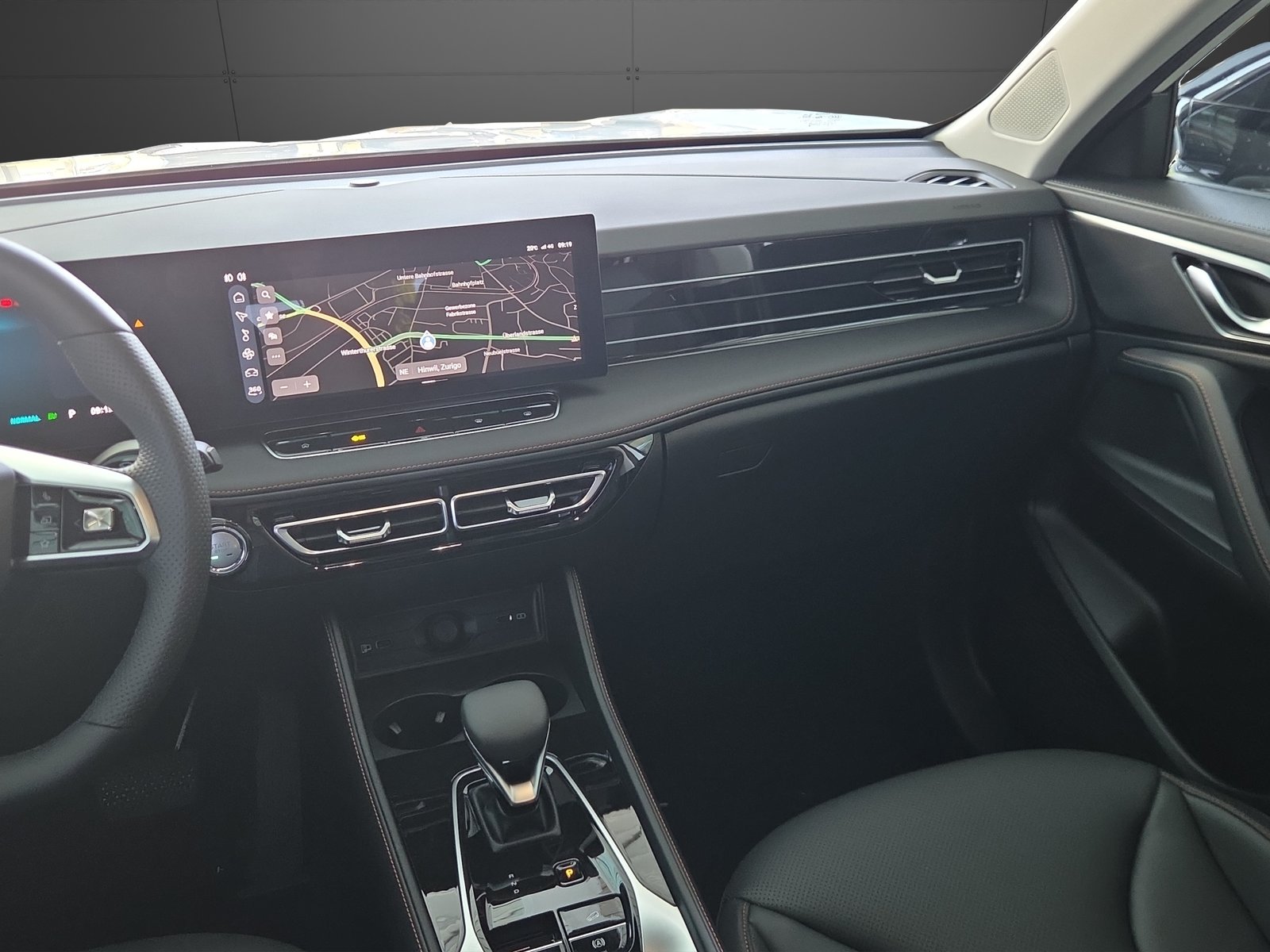 MG HS 1.5 T PHEV Luxury, Plug-in-Hybrid Petrol/Electric, New car, Automatic - 6
