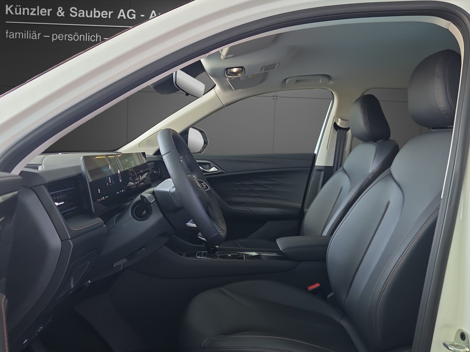 MG HS 1.5 T PHEV Luxury, Plug-in-Hybrid Petrol/Electric, New car, Automatic - 7