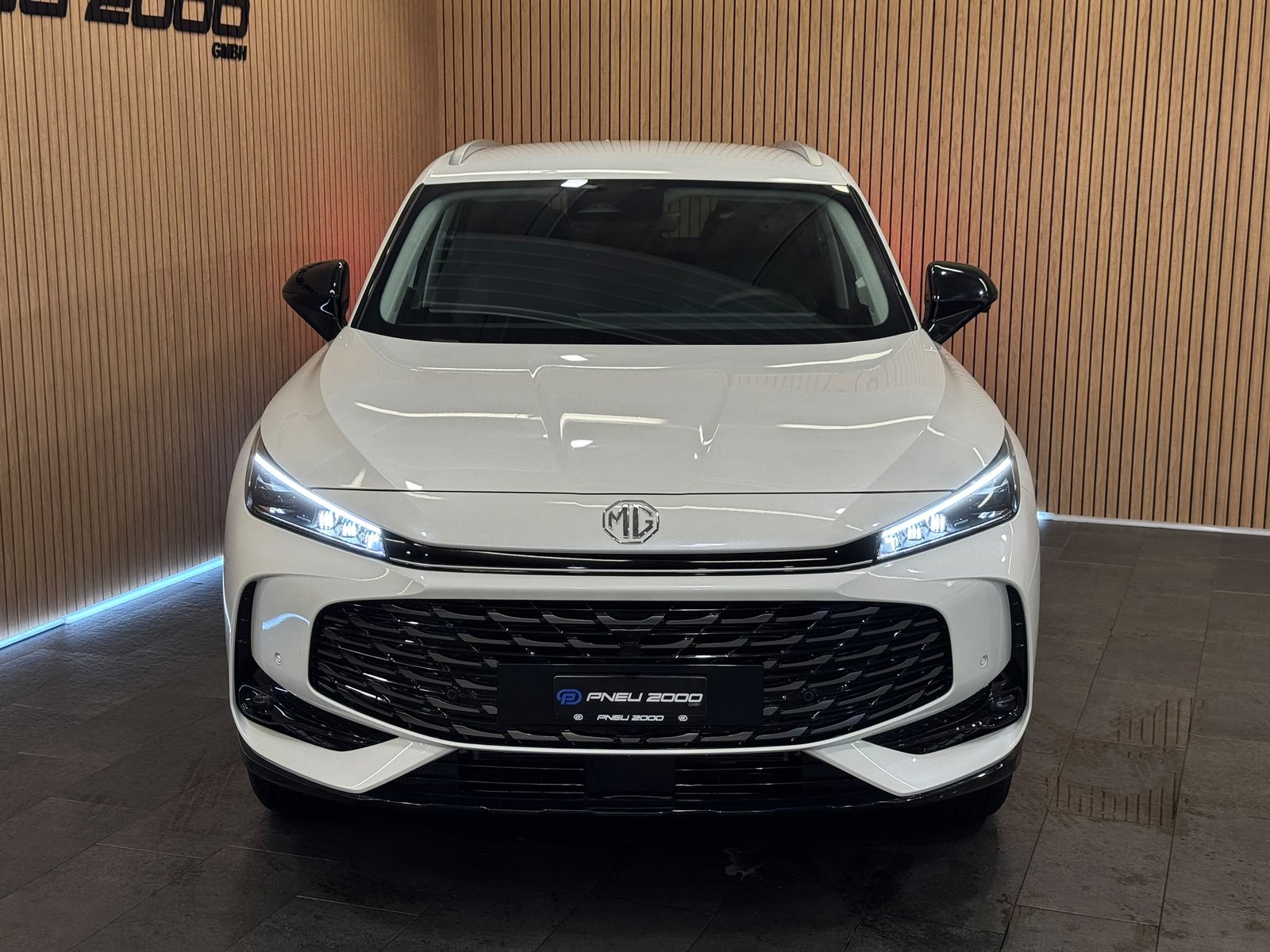 MG HS 1.5 T PHEV Luxury, Plug-in-Hybrid Benzin/Elektro, Neuwagen, Automatik - 2
