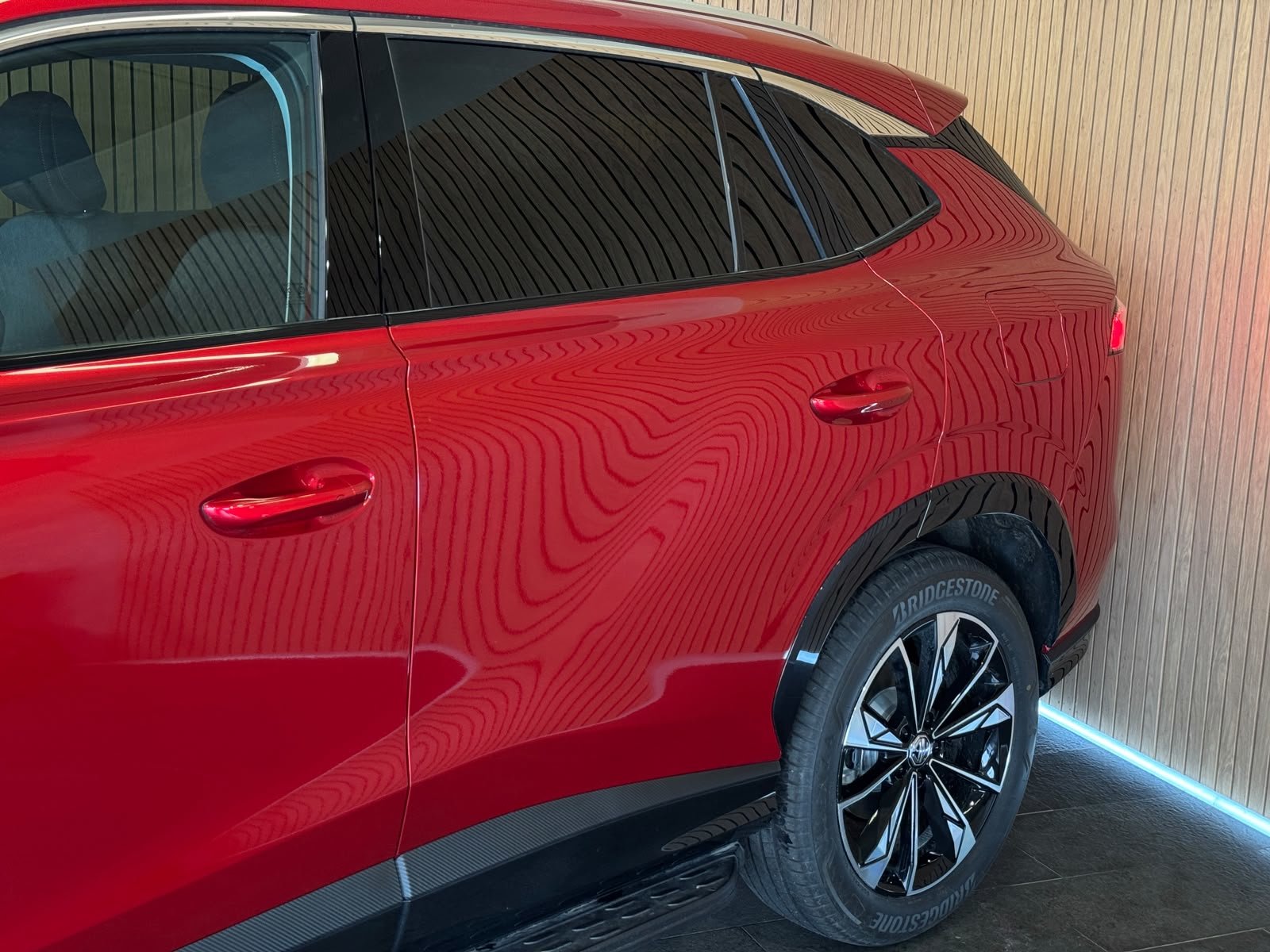 MG HS 1.5 T PHEV Comfort, Plug-in-Hybrid Benzin/Elektro, Neuwagen, Automatik - 5