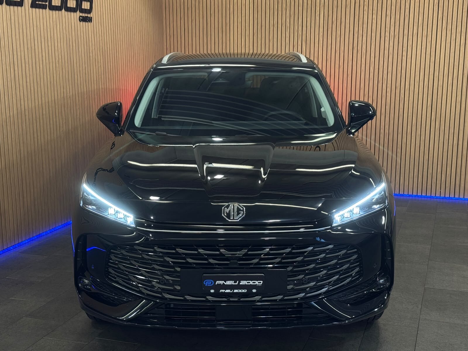 MG HS 1.5 Voll Hybrid Luxury, Full-Hybrid Petrol/Electric, New car, Automatic - 2