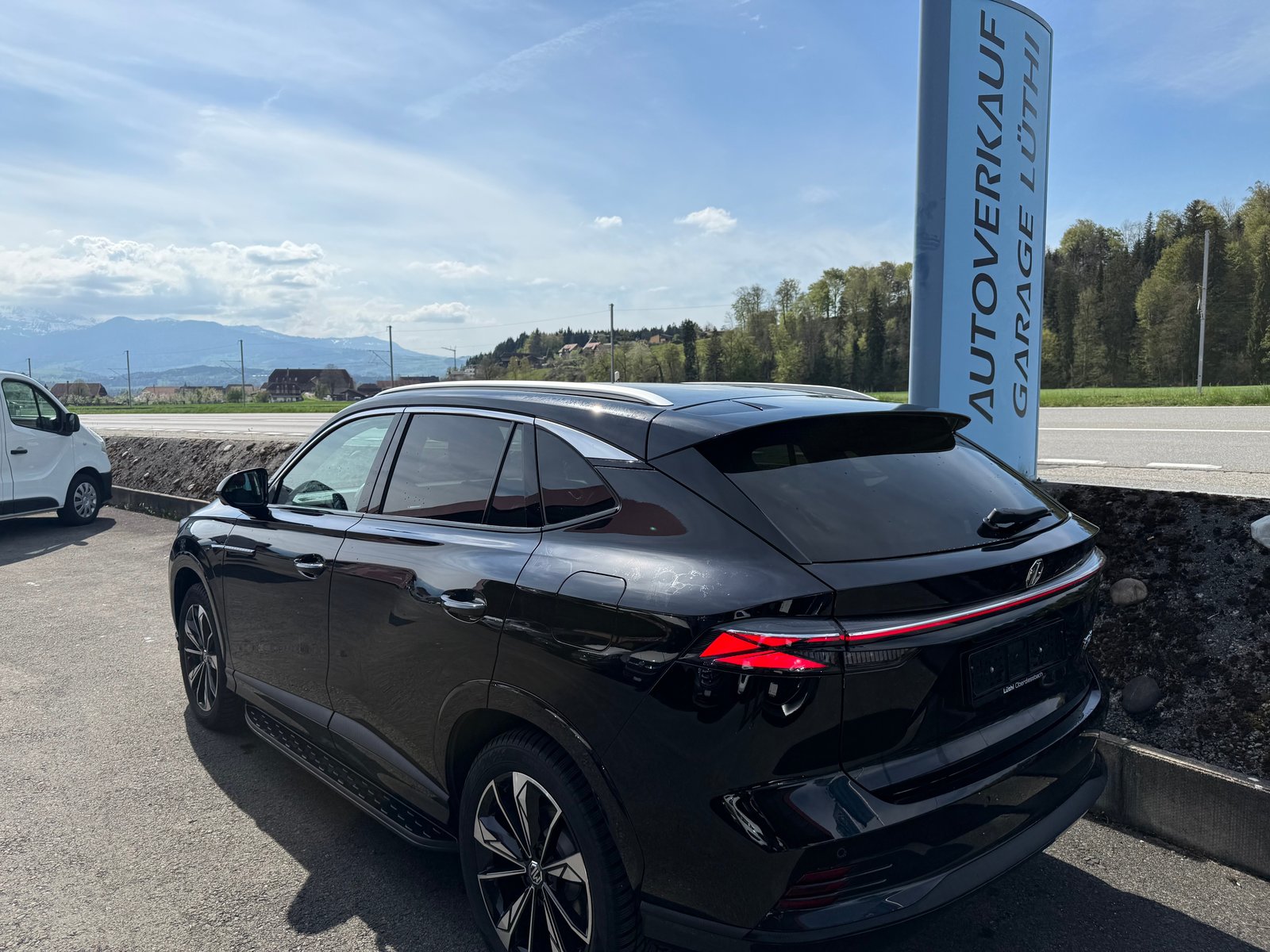 MG HS 1.5 T PHEV Luxury, Plug-in-Hybrid Benzina/Elettrica, Occasioni / Usate, Automatico - 2