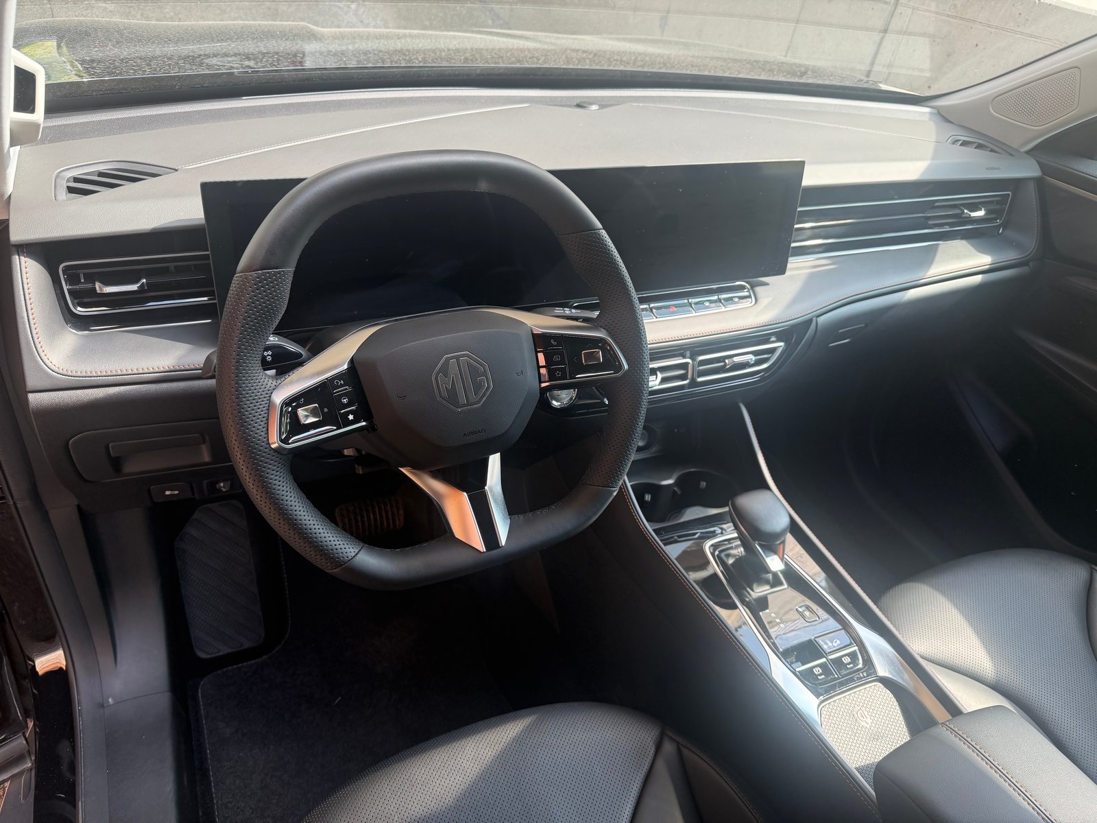 MG HS 1.5 T PHEV Luxury, Hybride Rechargeable Essence/Électricité, Occasion / Utilisé, Automatique - 3