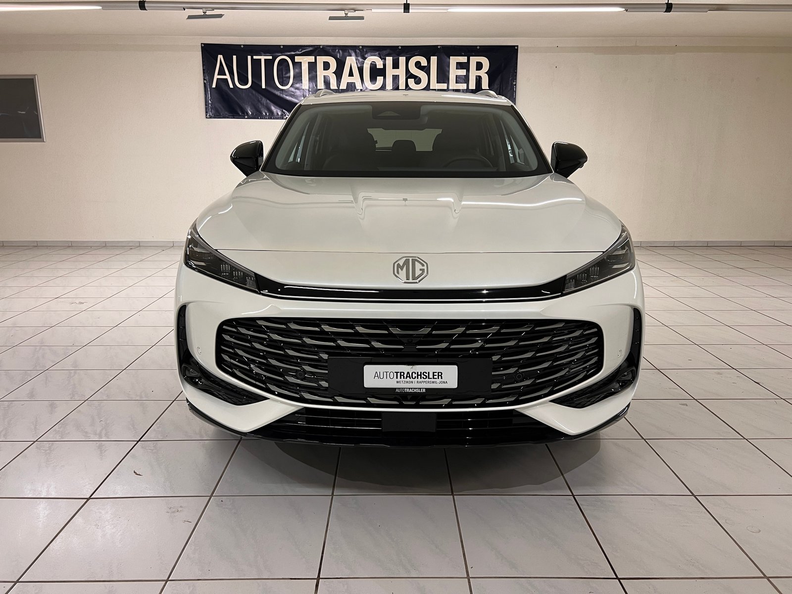 MG HS 1.5 T HEV Luxury, Petrol, Ex-demonstrator, Automatic - 2