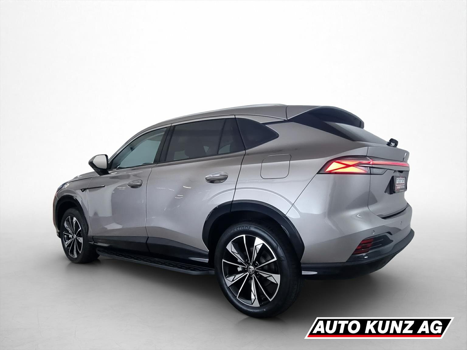 MG MG HS 1.5 T PHEV Luxury, Plug-in-Hybrid Petrol/Electric, Pre-registered new car, Automatic - 4