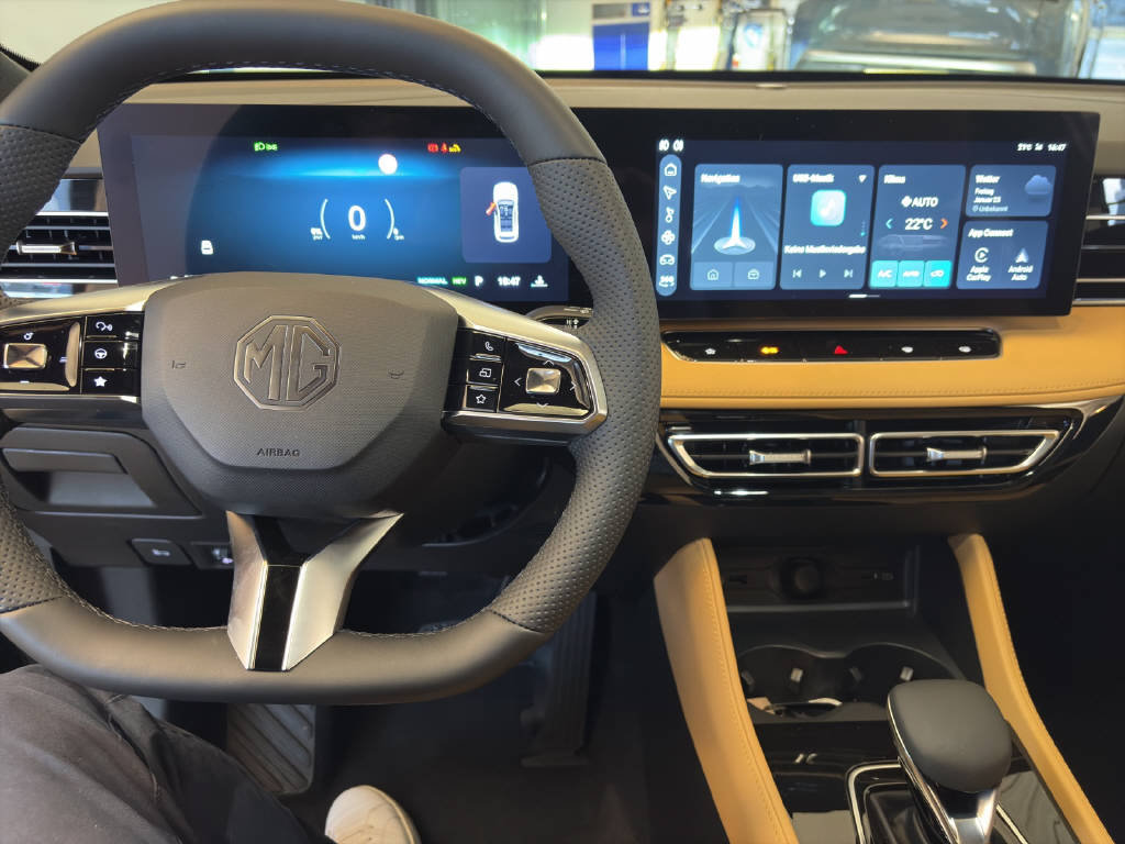 MG HS 1.5 PHEV Luxury, Plug-in-Hybrid Benzin/Elektro, Neuwagen, Automatik - 6