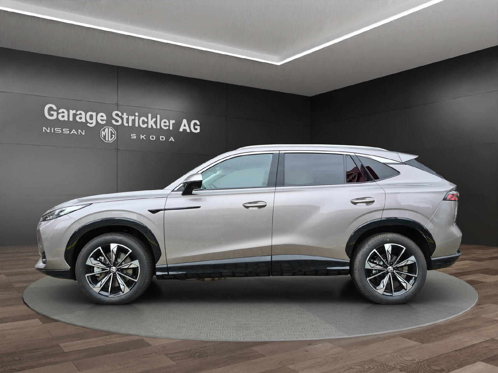 MG HS 1.5 Hybrid Luxury, Voll-Hybrid Benzin/Elektro, Neuwagen, Automatik - 2