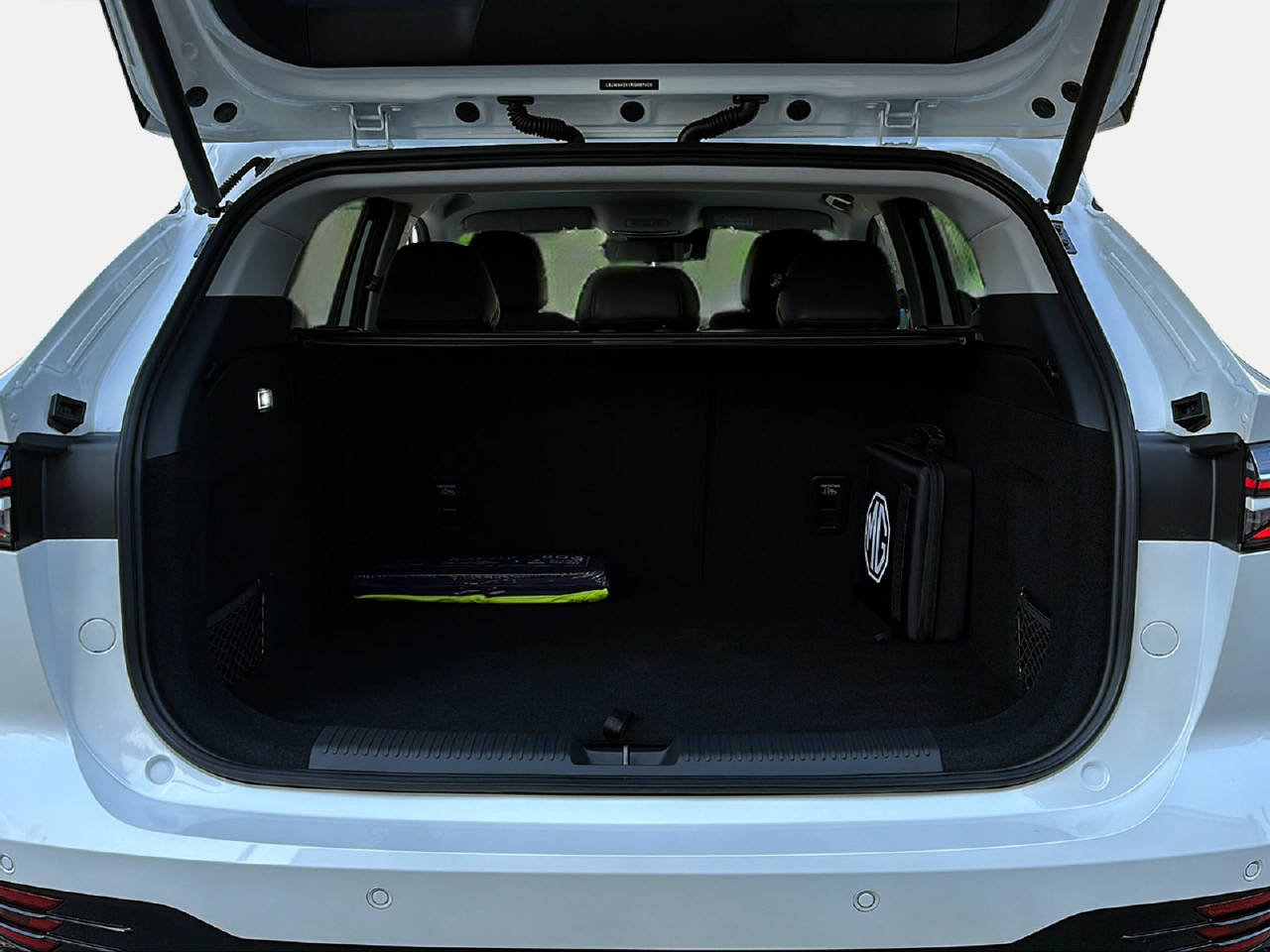 MG HS 1.5 PHEV Luxury, Plug-in-Hybrid Benzin/Elektro, Neuwagen, Automatik - 5