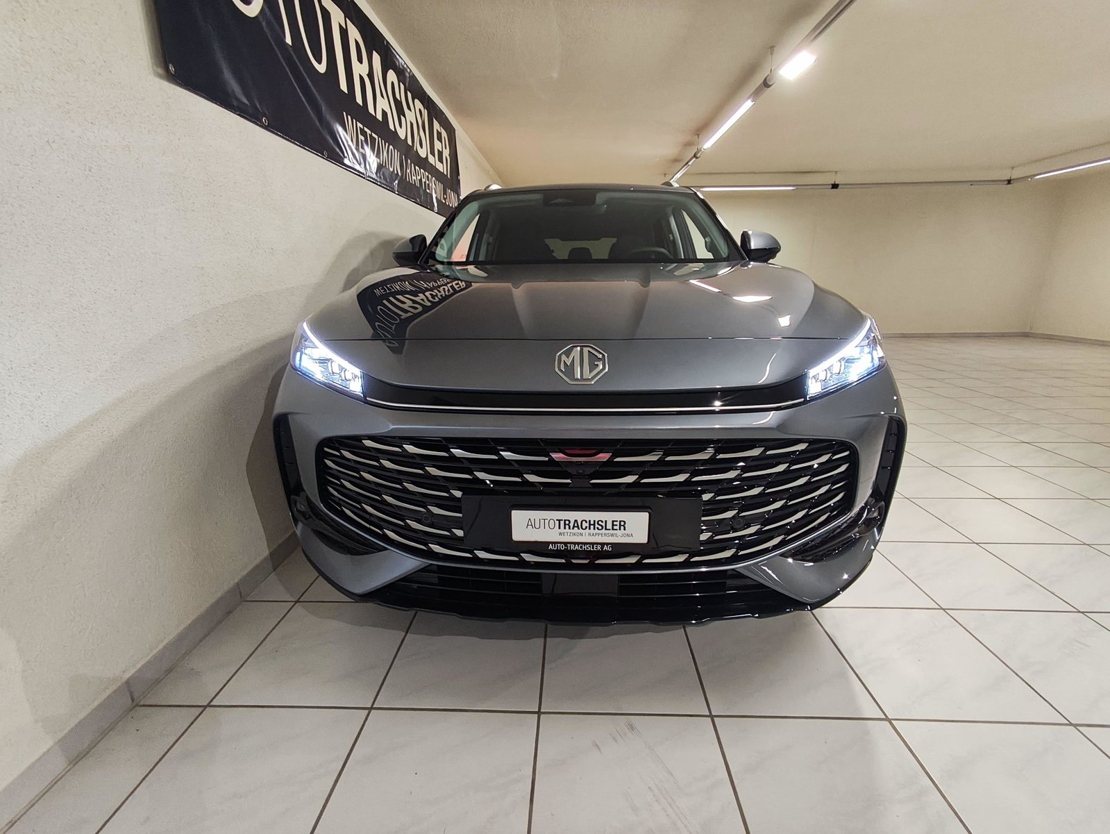 MG HS 1.5 PHEV Luxury, Plug-in-Hybrid Benzin/Elektro, Neuwagen, Automatik - 3