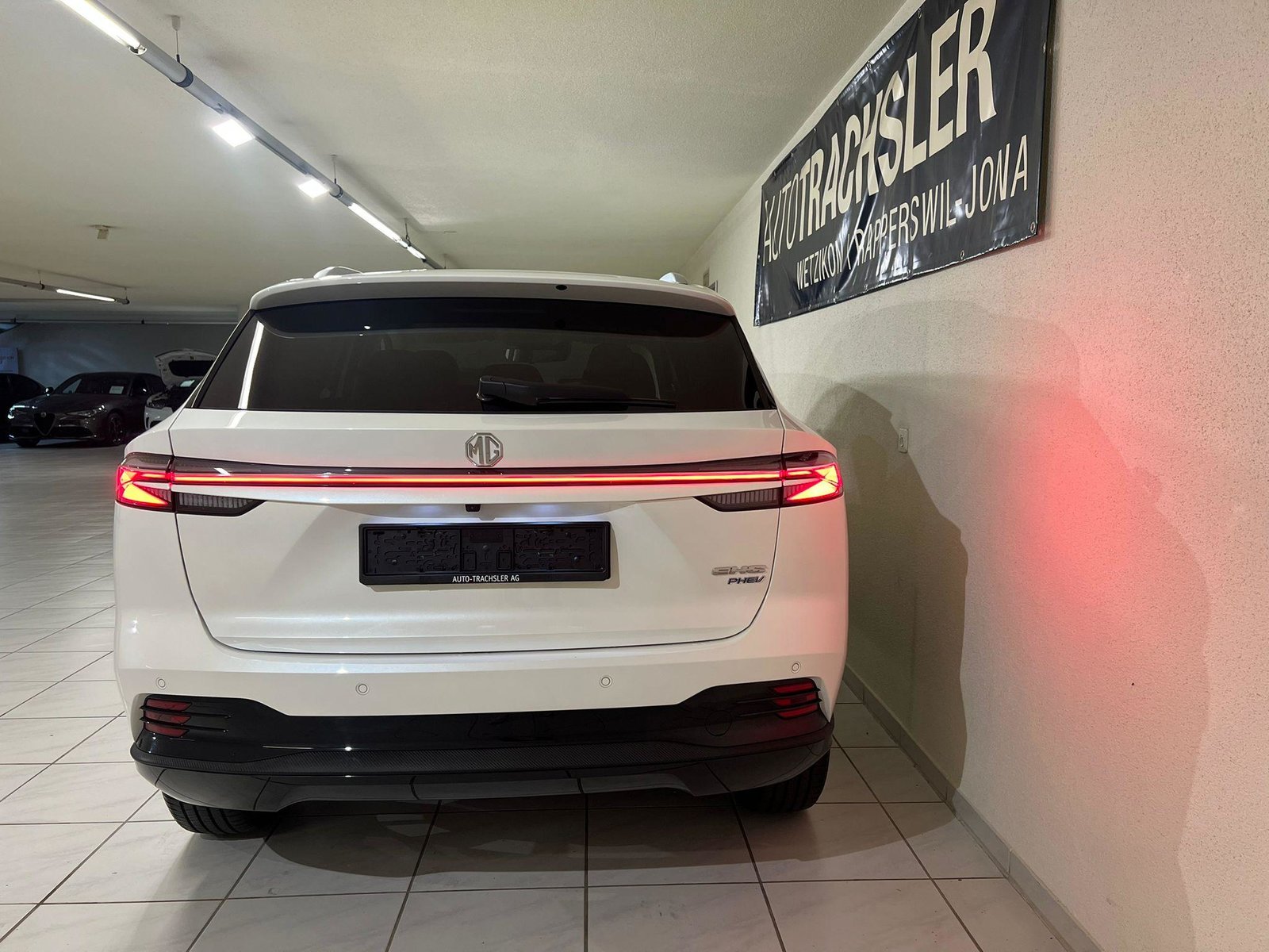 MG HS 1.5 PHEV Luxury, Plug-in-Hybrid Benzin/Elektro, Neuwagen, Automatik - 5