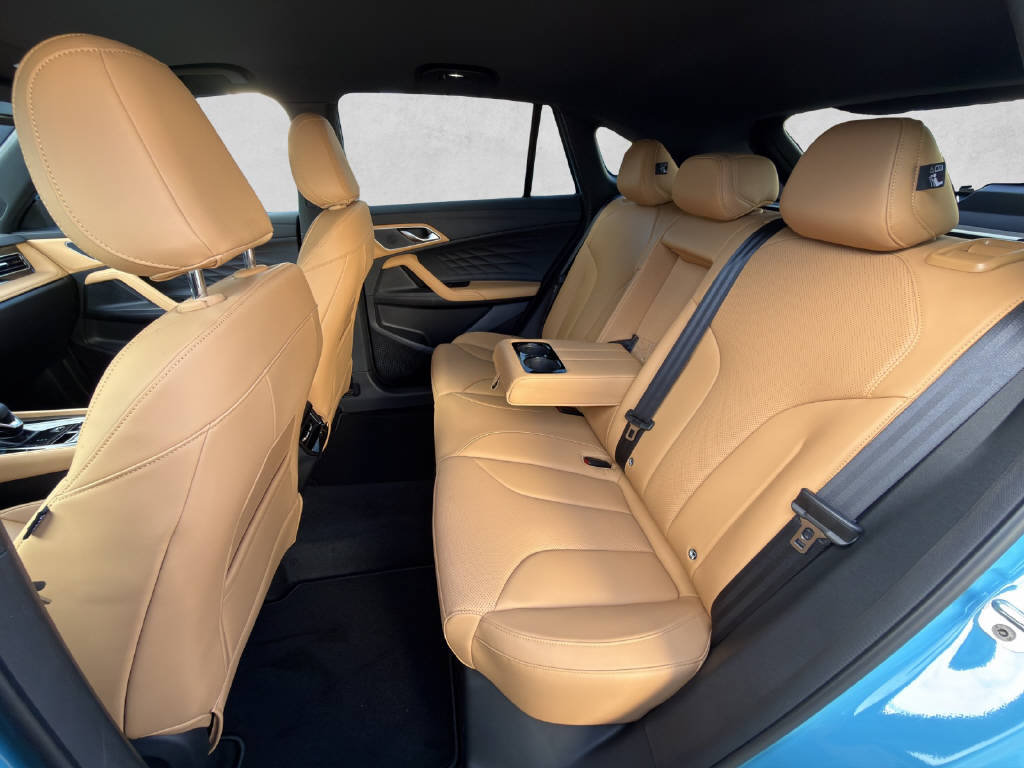 MG HS 1.5 Hybrid Luxury, Full-Hybrid Petrol/Electric, New car, Automatic - 7