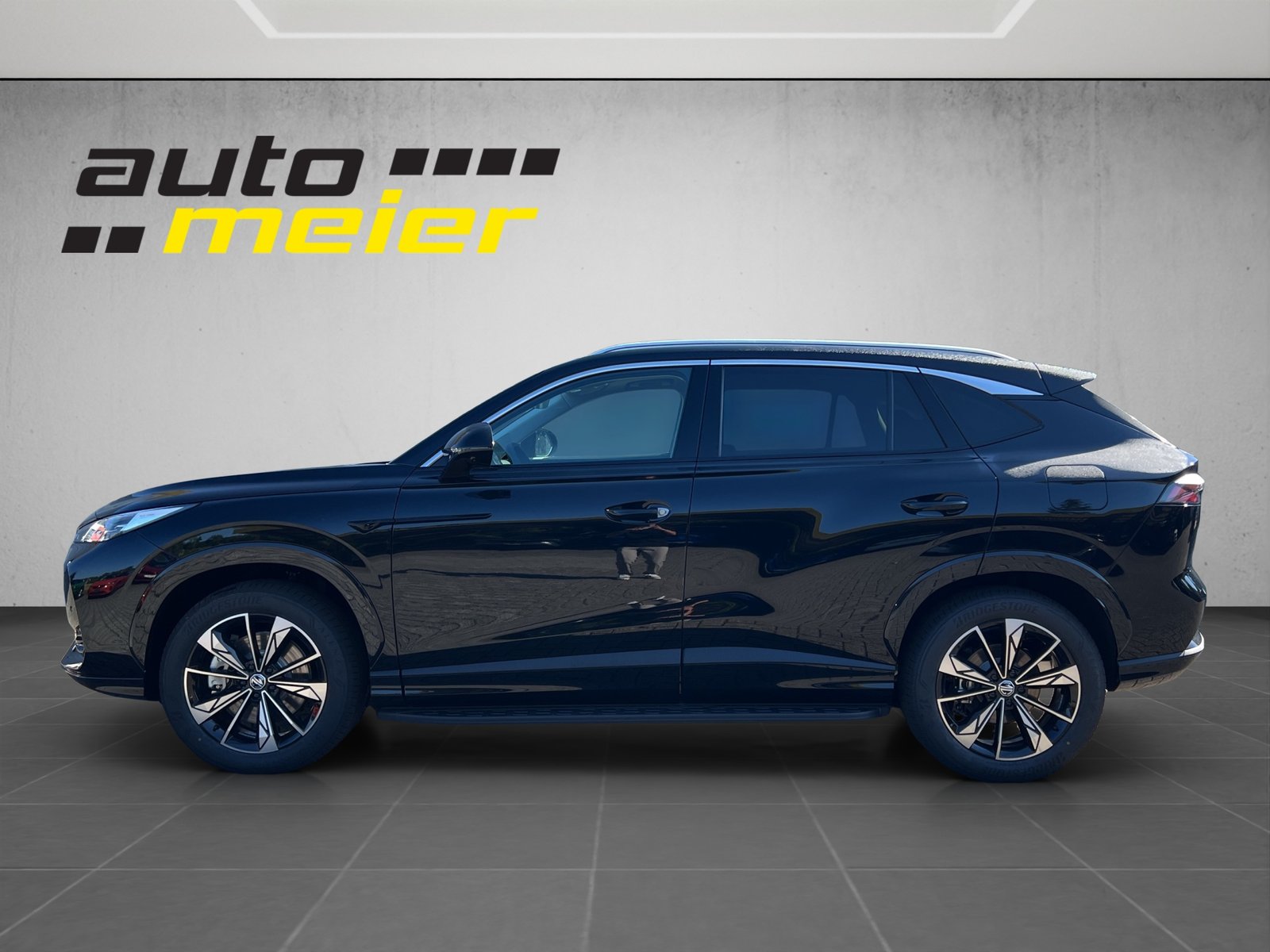 MG HS 1.5 PHEV Luxury, Plug-in-Hybrid Petrol/Electric, New car, Automatic - 2