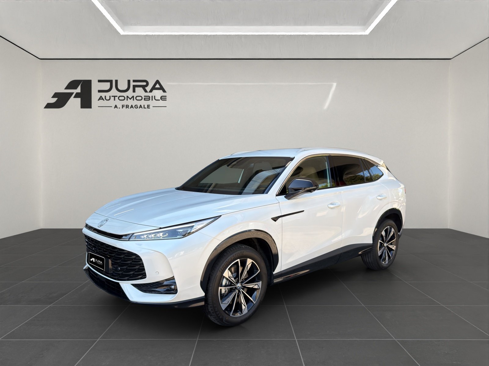 MG HS 1.5 Hybrid Luxury, Hybride Intégral Essence/Électricité, Voiture nouvelle, Automatique - 2