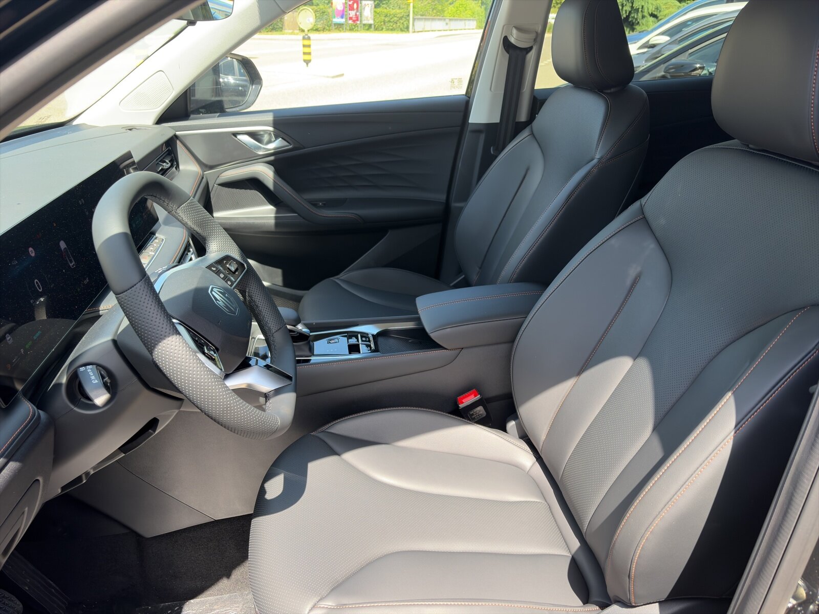 MG HS 1.5 PHEV Luxury, Voll-Hybrid Benzin/Elektro, Neuwagen, Automatik - 5