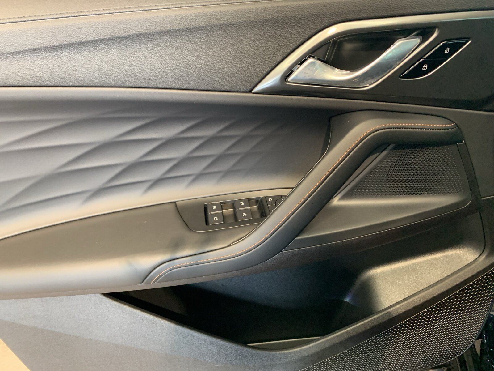 MG HS 1.5 PHEV Luxury, Plug-in-Hybrid Benzina/Elettrica, Auto nuove, Automatico - 7