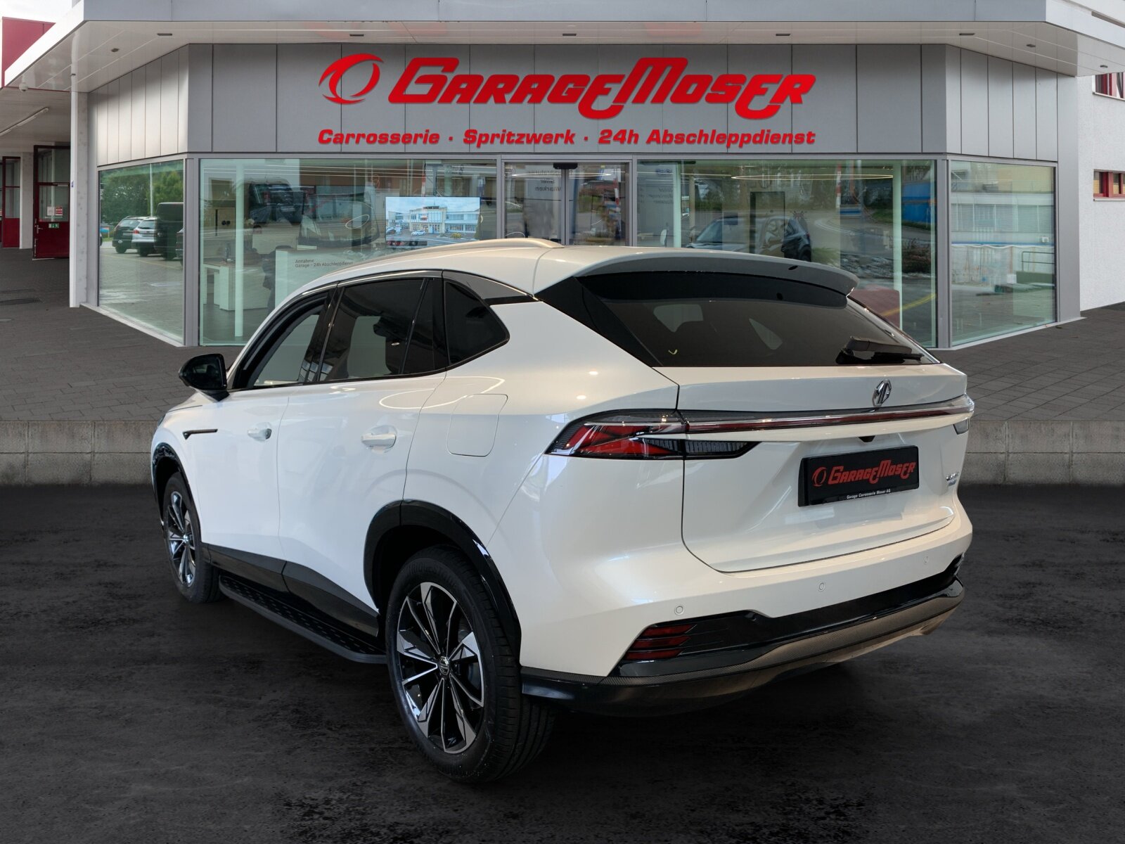 MG HS 1.5 PHEV Luxury, Plug-in-Hybrid Petrol/Electric, New car, Automatic - 4