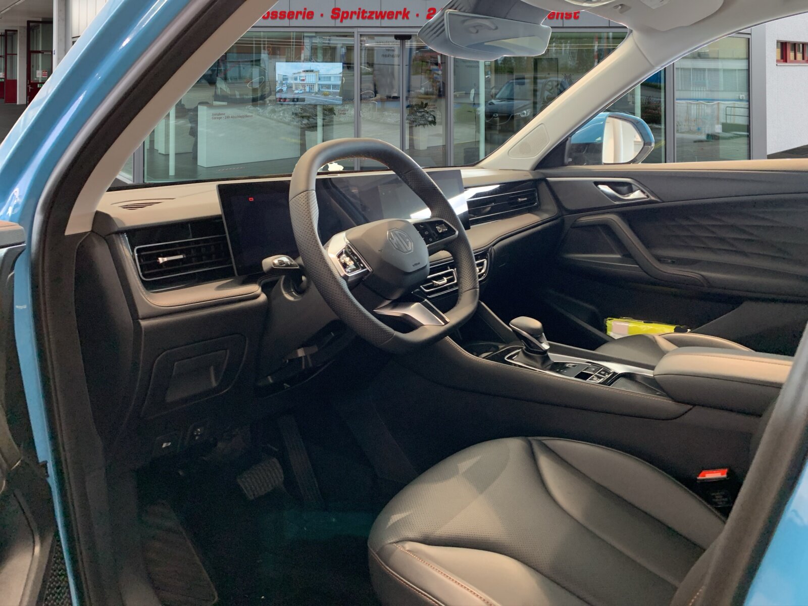 MG HS 1.5 Hybrid Luxury, Full-Hybrid Petrol/Electric, New car, Automatic - 7