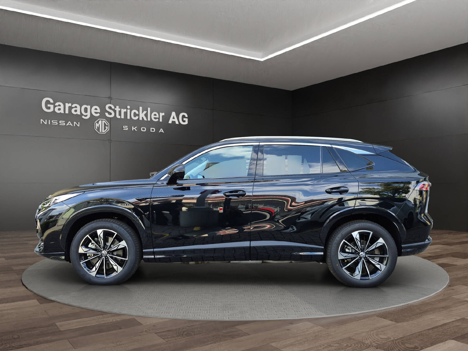 MG HS 1.5 Hybrid Luxury, Full-Hybrid Petrol/Electric, New car, Automatic - 2