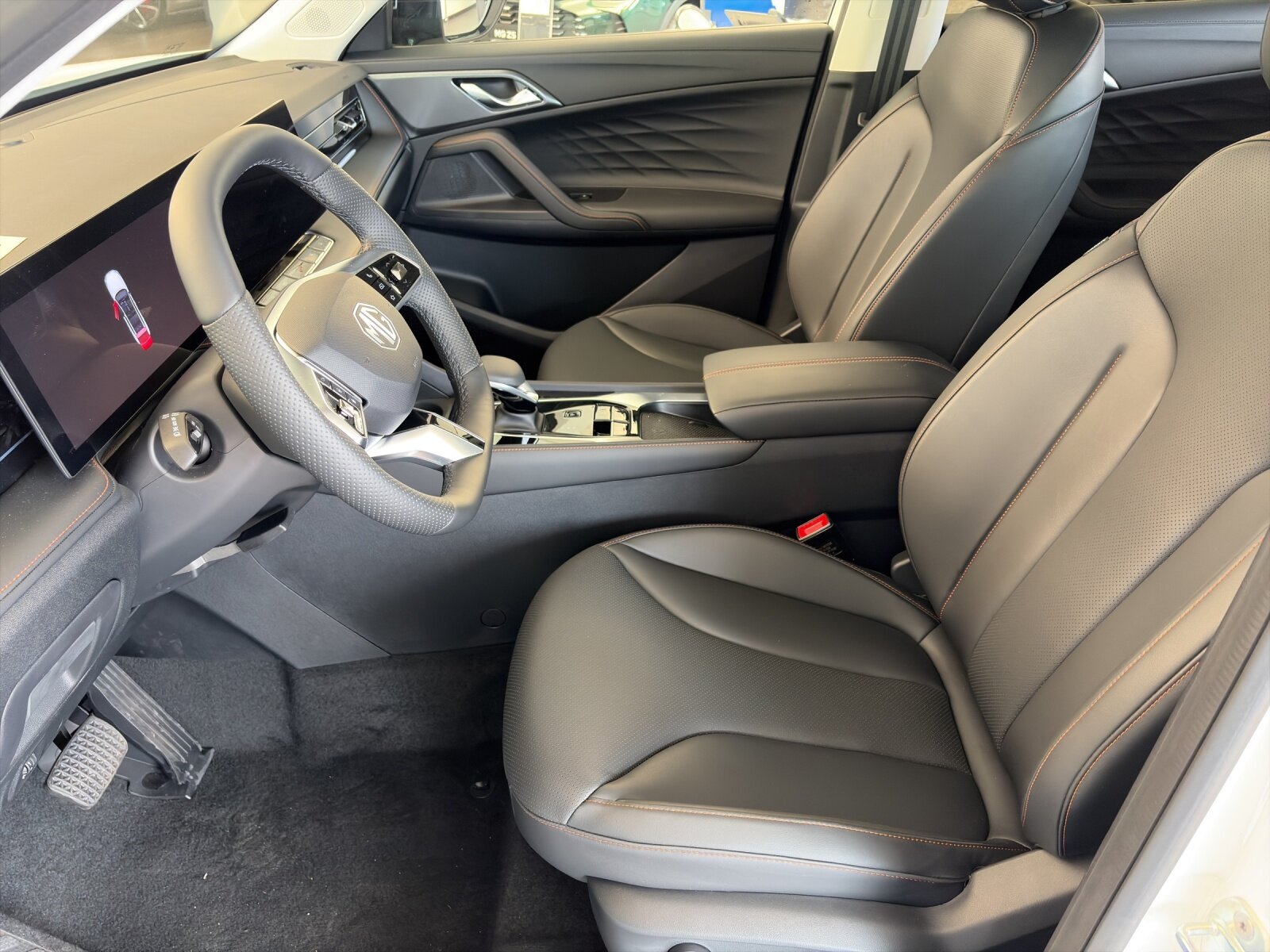 MG HS 1.5 Hybrid Luxury, Benzin, Neuwagen, Automatik - 4