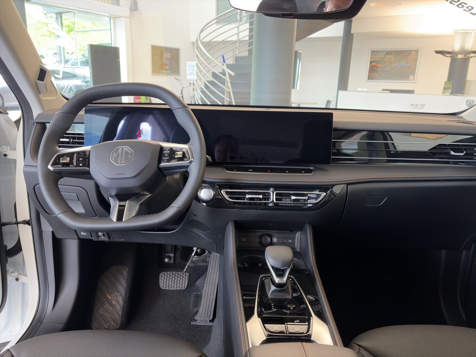 MG HS 1.5 Hybrid Luxury, Benzin, Neuwagen, Automatik - 6