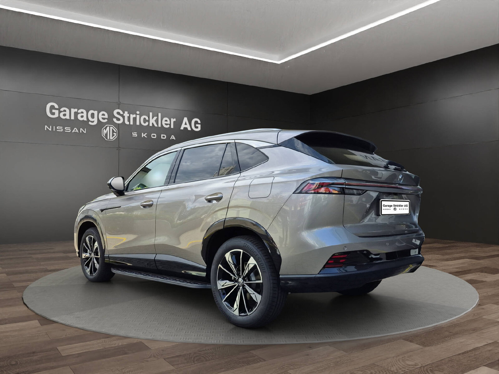 MG HS 1.5 PHEV Luxury, Plug-in-Hybrid Benzin/Elektro, Neuwagen, Automatik - 3