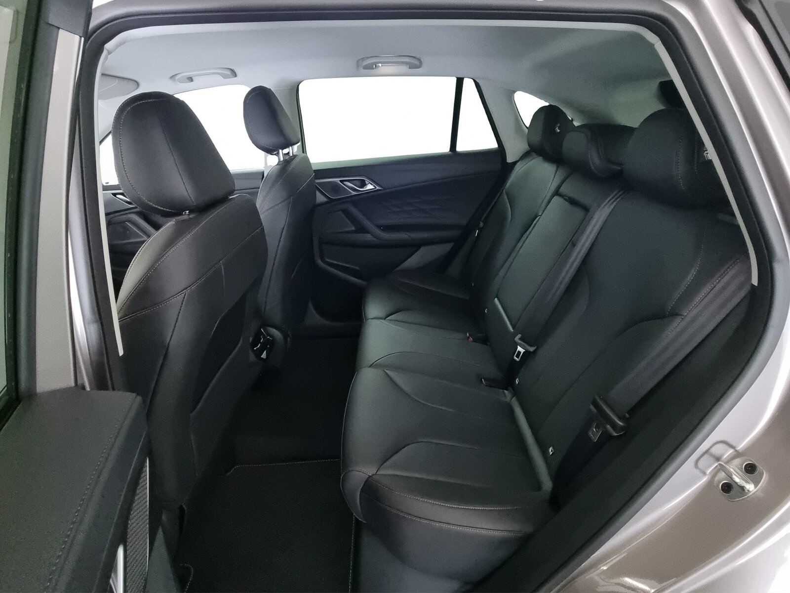 MG MG HS 1.5 T PHEV Luxury, Plug-in-Hybrid Petrol/Electric, Second hand / Used, Automatic - 7