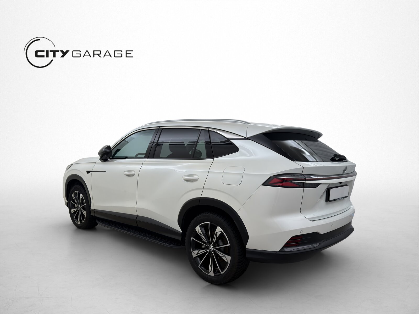 MG MG HS, Plug-in-Hybrid Petrol/Electric, Second hand / Used, Automatic - 2