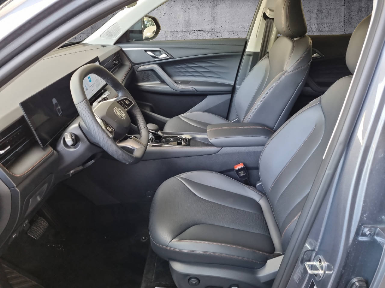 MG HS 1.5 Vti-Tech Luxury, Petrol, Ex-demonstrator, Automatic - 5