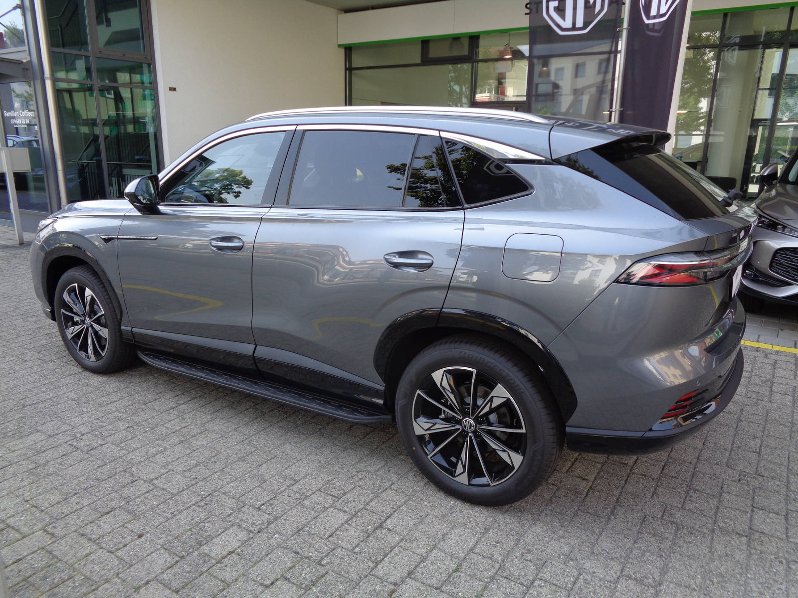MG HS 1.5 PHEV Luxury, Plug-in-Hybrid Benzina/Elettrica, Auto dimostrativa, Automatico - 2