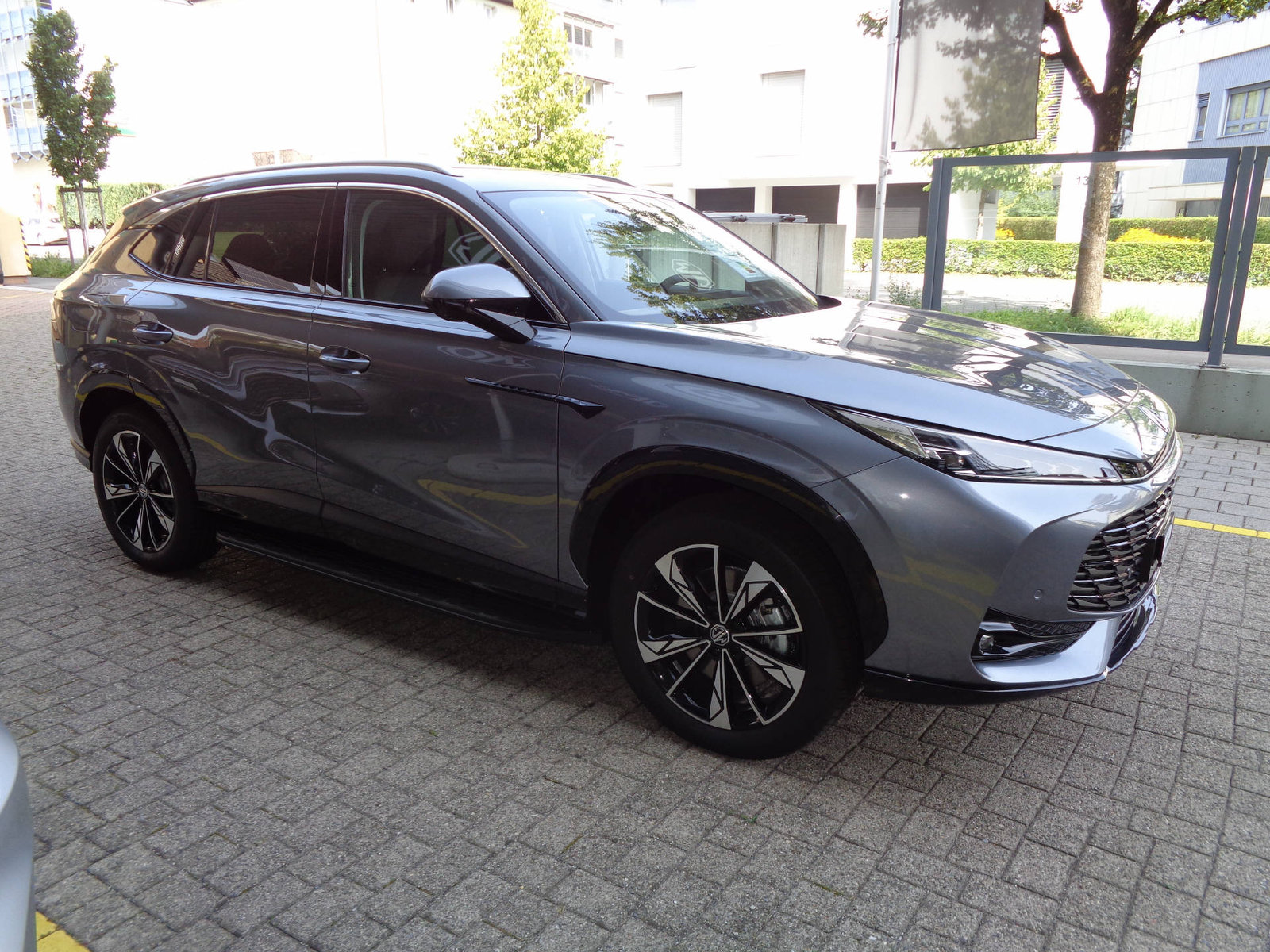 MG HS 1.5 PHEV Luxury, Plug-in-Hybrid Benzina/Elettrica, Auto dimostrativa, Automatico - 3