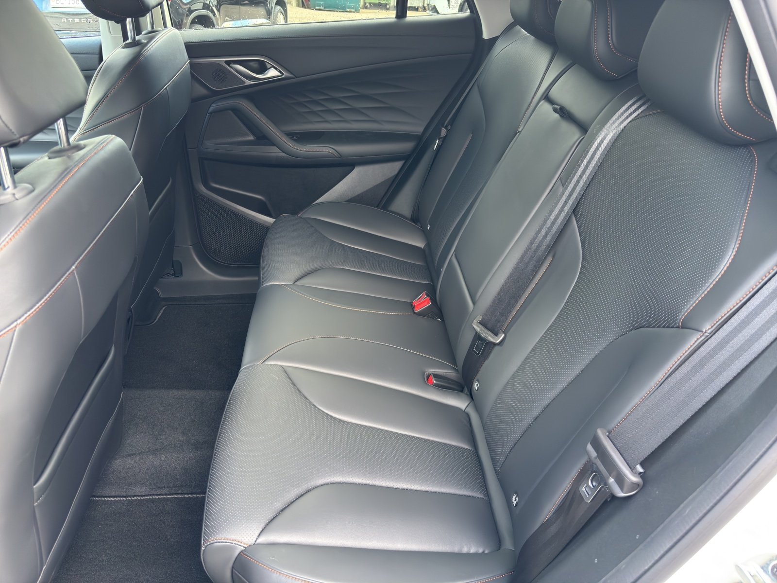 MG HS 1.5 Hybrid Luxury, Essence, Voiture de démonstration, Automatique - 5